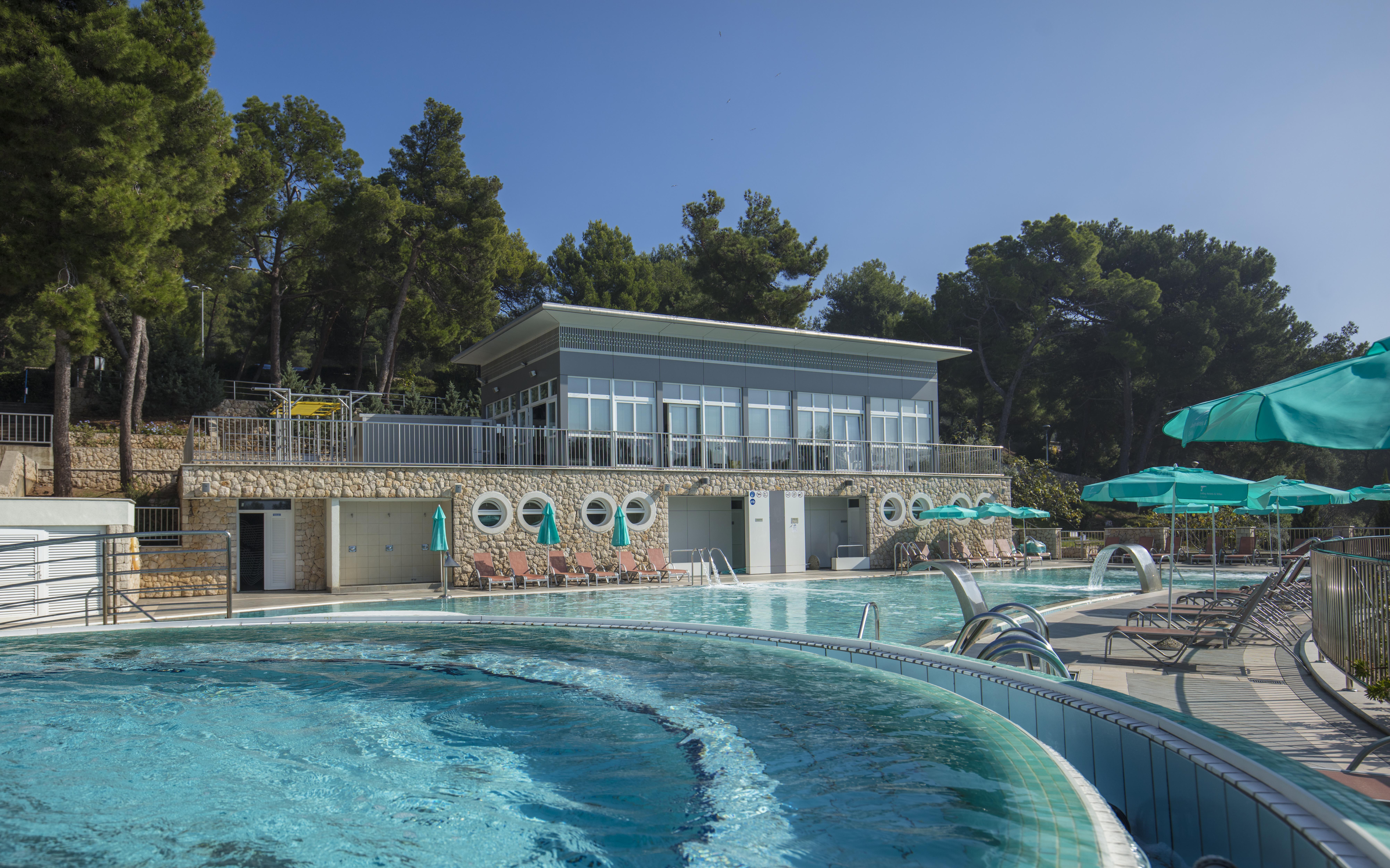 Family Vespera Hotell 4*